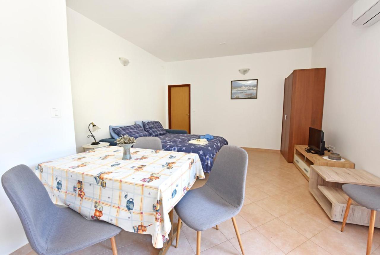 Apartments Denis Porec Esterno foto