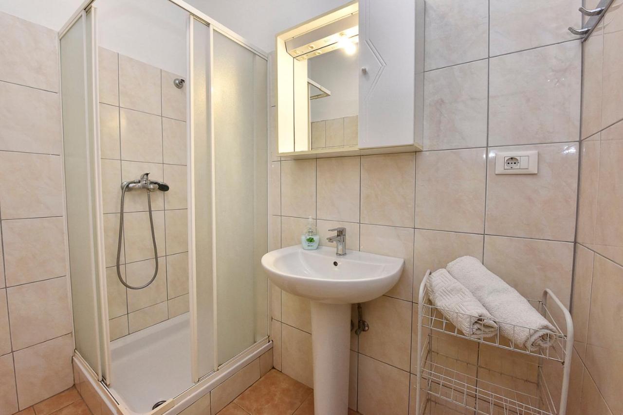 Apartments Denis Porec Esterno foto