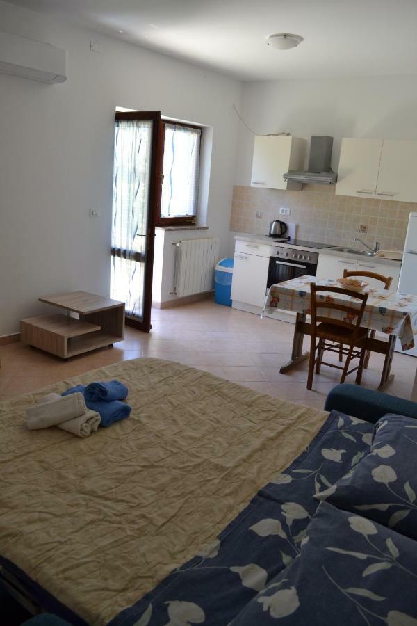 Apartments Denis Porec Esterno foto